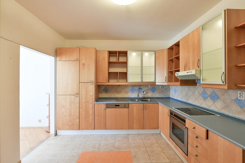 Na Okraji, Veleslavín - Prague 6 | Sale, Apartment Three-bedroom (4+kk), 202 m²