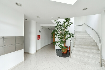 Pod Klaudiánkou, Podolí - Praha 4 | Pronájem, Byt 2+kk, 42 m²