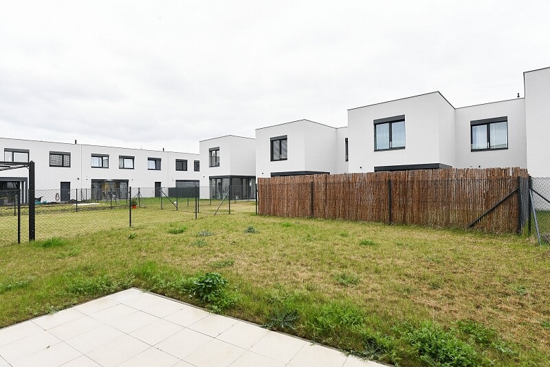 Kurta Hubera, Čakovice - Praha 9 | Pronájem, Rodinný dům 4+kk, 131 m²