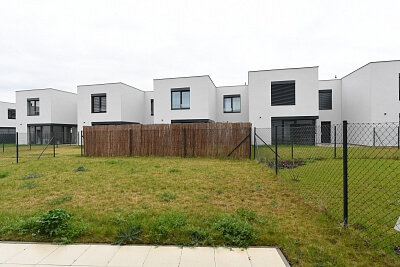 Kurta Hubera, Čakovice - Prague 9 | Rent, House Three-bedroom (4+kk), 131 m²