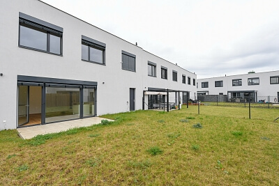 Kurta Hubera, Čakovice - Prague 9 | Rent, House Three-bedroom (4+kk), 131 m²