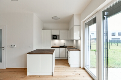 Kurta Hubera, Čakovice - Praha 9 | Pronájem, Rodinný dům 4+kk, 131 m²