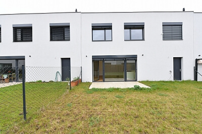 Kurta Hubera, Čakovice - Praha 9 | Pronájem, Rodinný dům 4+kk, 131 m²