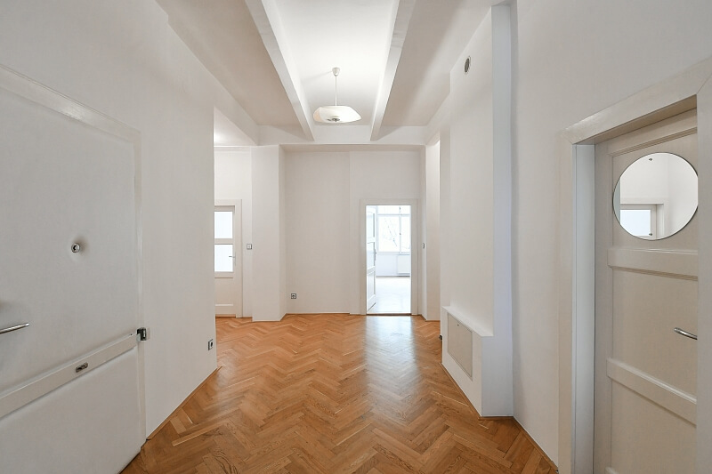 V. P. Čkalova, Bubeneč - Praha 6 | Pronájem, Byt 3+1, 104 m²
