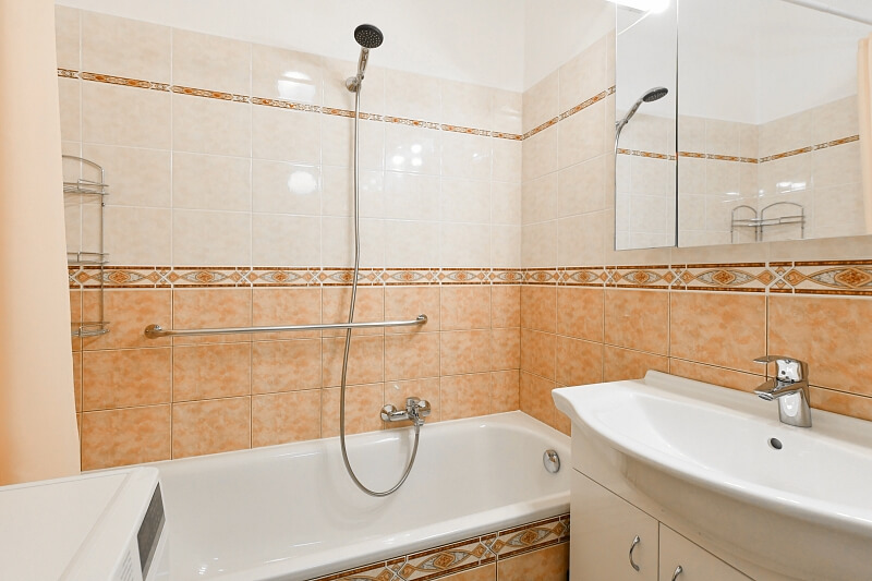 Dřevná, Nové Město - Prague 2 | Rent, Apartment One-bedroom (2+1), 80 m²