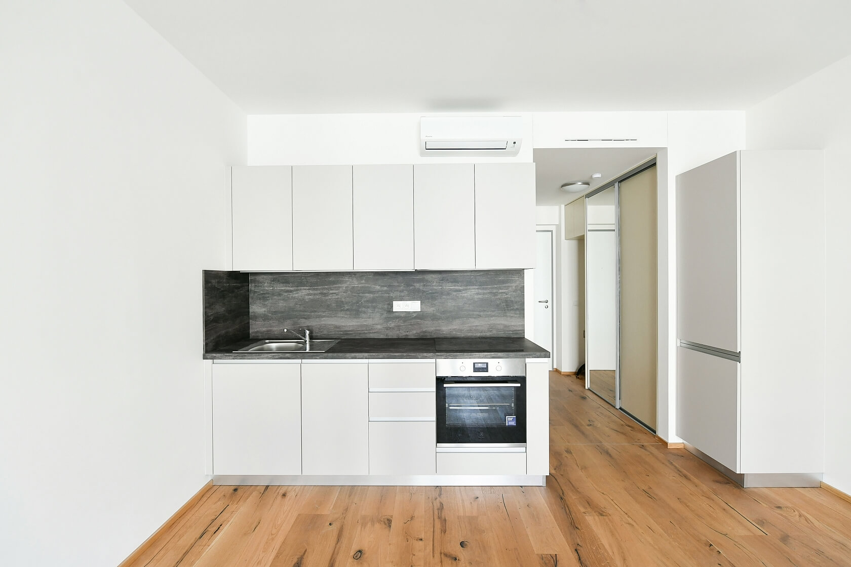 Křižíkova, Karlín - Praha 8 | Pronájem, Byt 1+kk, 37 m²