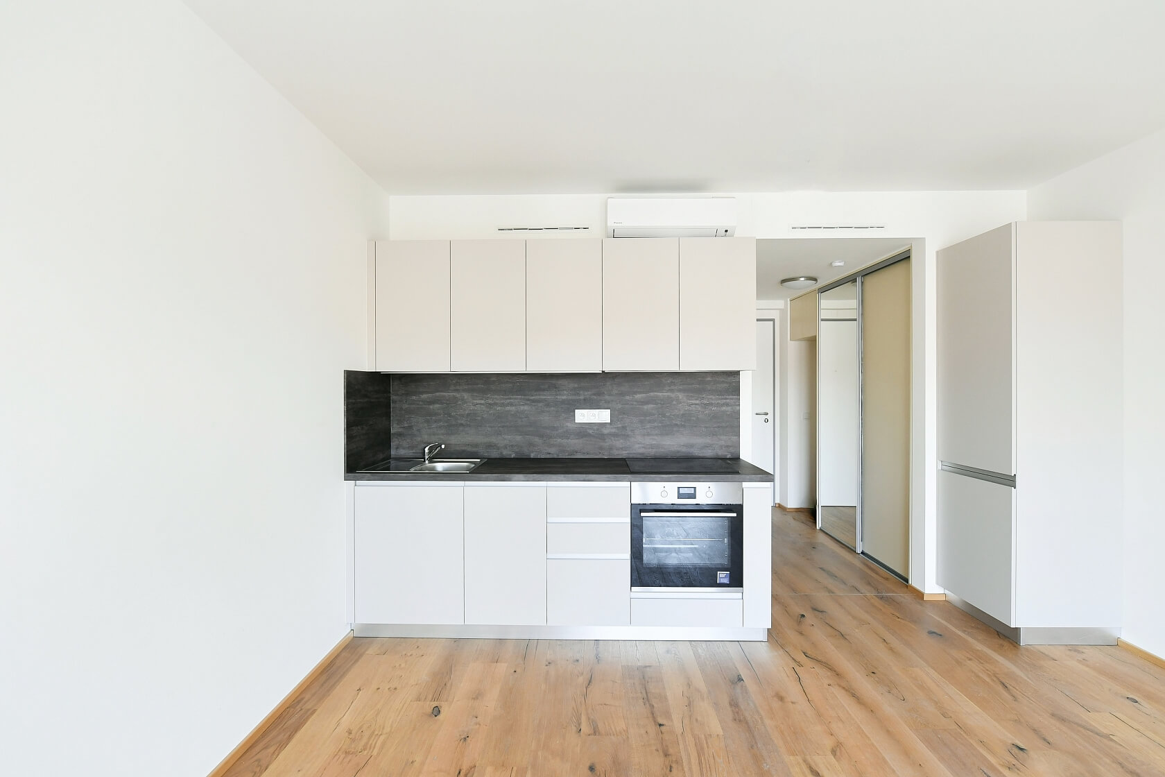 Křižíkova, Karlín - Praha 8 | Pronájem, Byt 1+kk, 33 m²