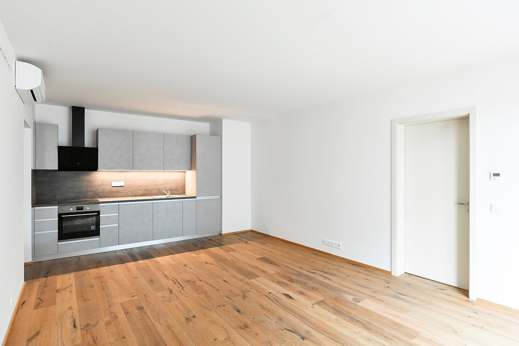 Křižíkova, Karlín - Prague 8 | Rent, Apartment Two-bedroom (3+kk), 75 m²