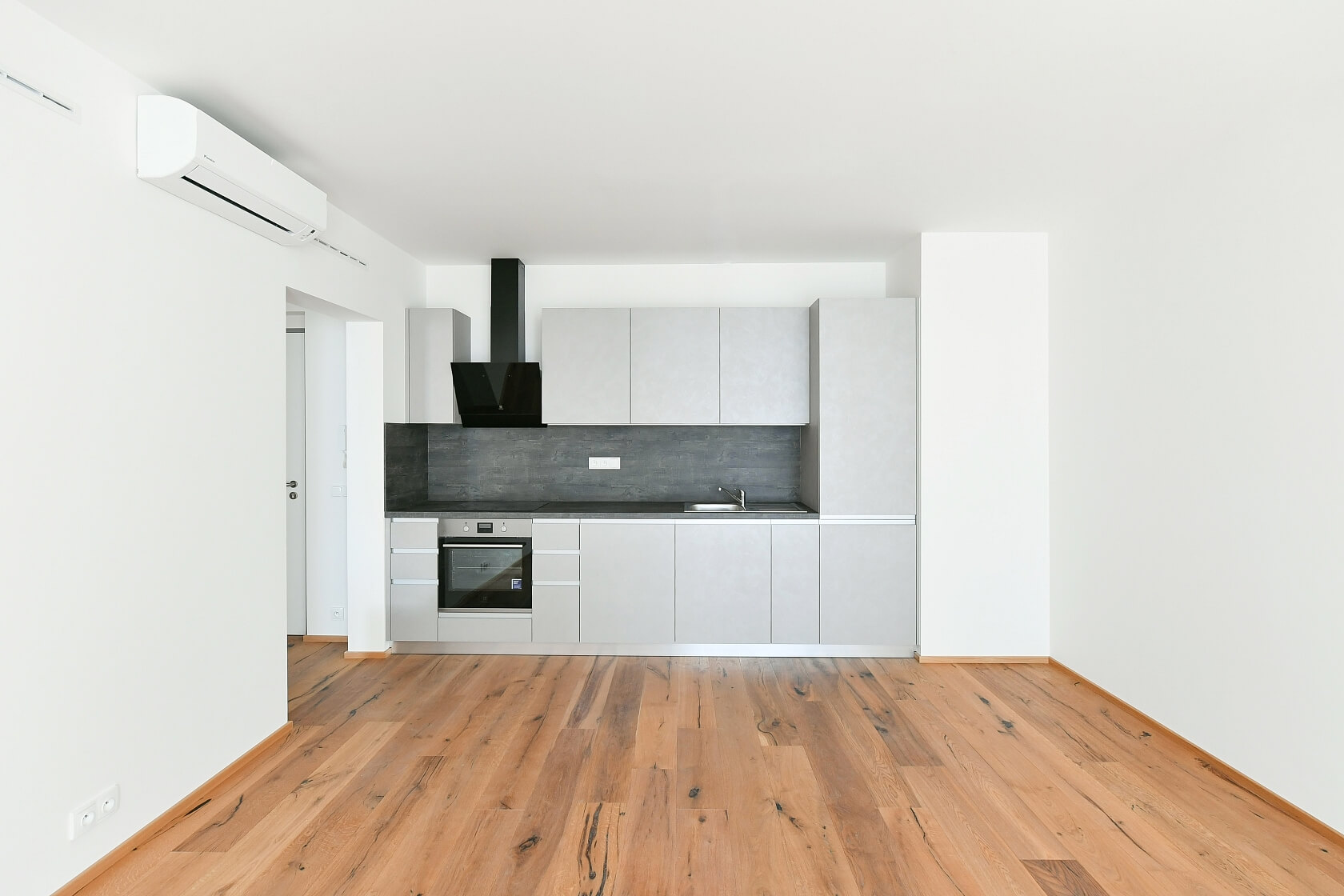 Křižíkova, Karlín - Prague 8 | Rent, Apartment Two-bedroom (3+kk), 75 m²