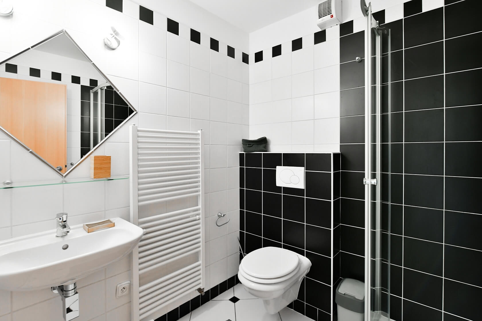 Kolínská, Vinohrady - Prague 3 | Rent, Apartment Three-bedroom (4+kk), 152 m²