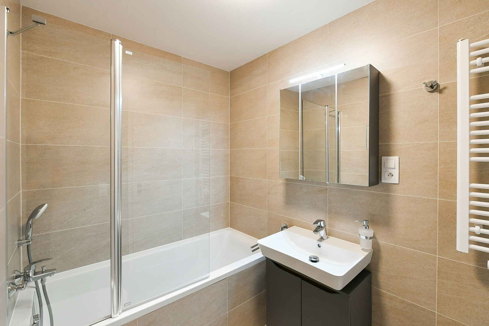 Na Libušáku, Libeň - Prague 8 | Rent, Apartment One-bedroom (2+kk), 65 m²