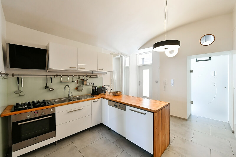 Chlumova, Žižkov - Prague 3 | Rent, Apartment Studio (1+1), 50 m²