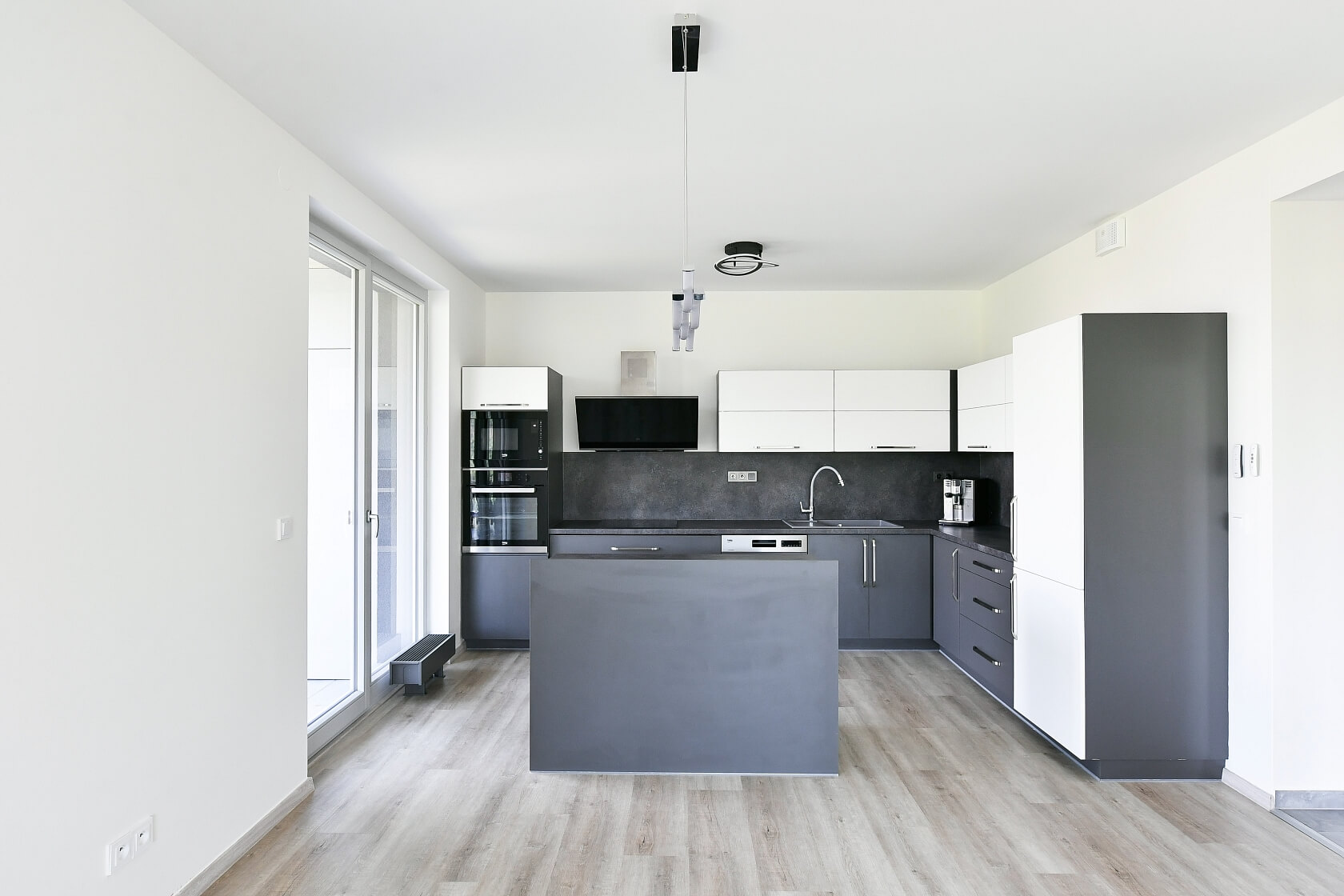 Mezi Vodami, Modřany - Praha 4 | Pronájem, Byt 3+kk, 128 m²
