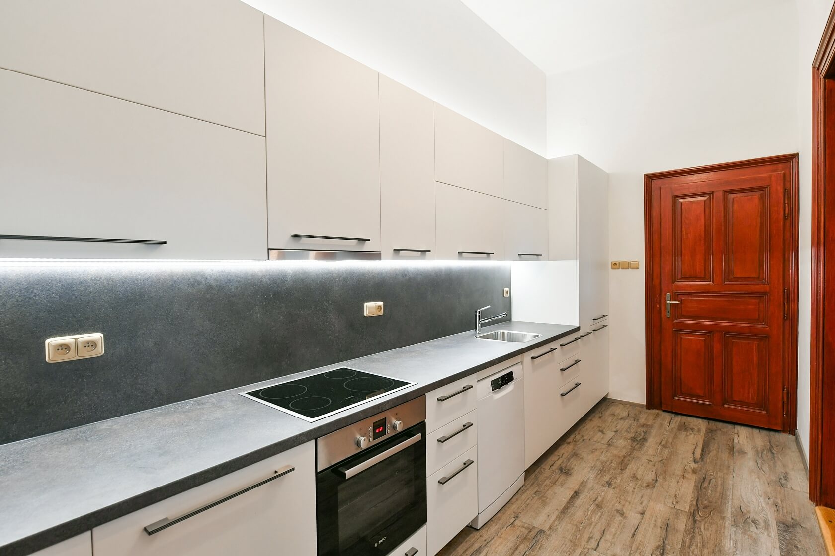 Janáčkovo nábřeží, Smíchov - Praha 5 | Pronájem, Byt 2+1, 72 m²