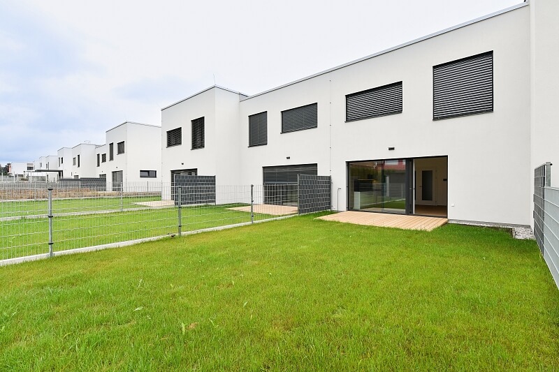 Vrbová, Vestec - Praha-západ | Rent, House Three-bedroom (4+kk), 165 m²