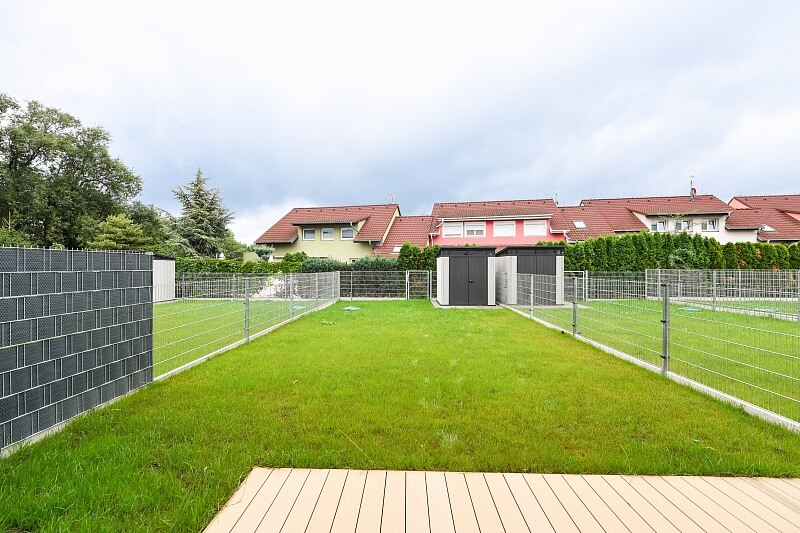 Vrbová, Vestec - Praha-západ | Pronájem, Rodinný dům 4+kk, 165 m²