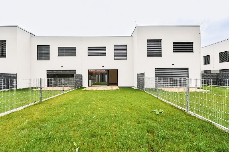 Vrbová, Vestec - Praha-západ | Pronájem, Rodinný dům 4+kk, 165 m²