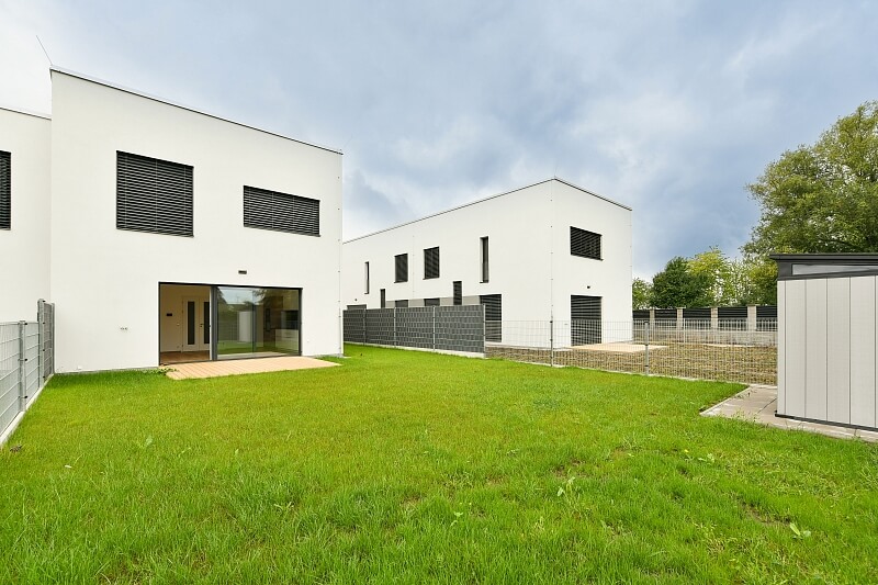 Vrbová, Vestec - Praha-západ | Pronájem, Rodinný dům 6+kk, 184 m²