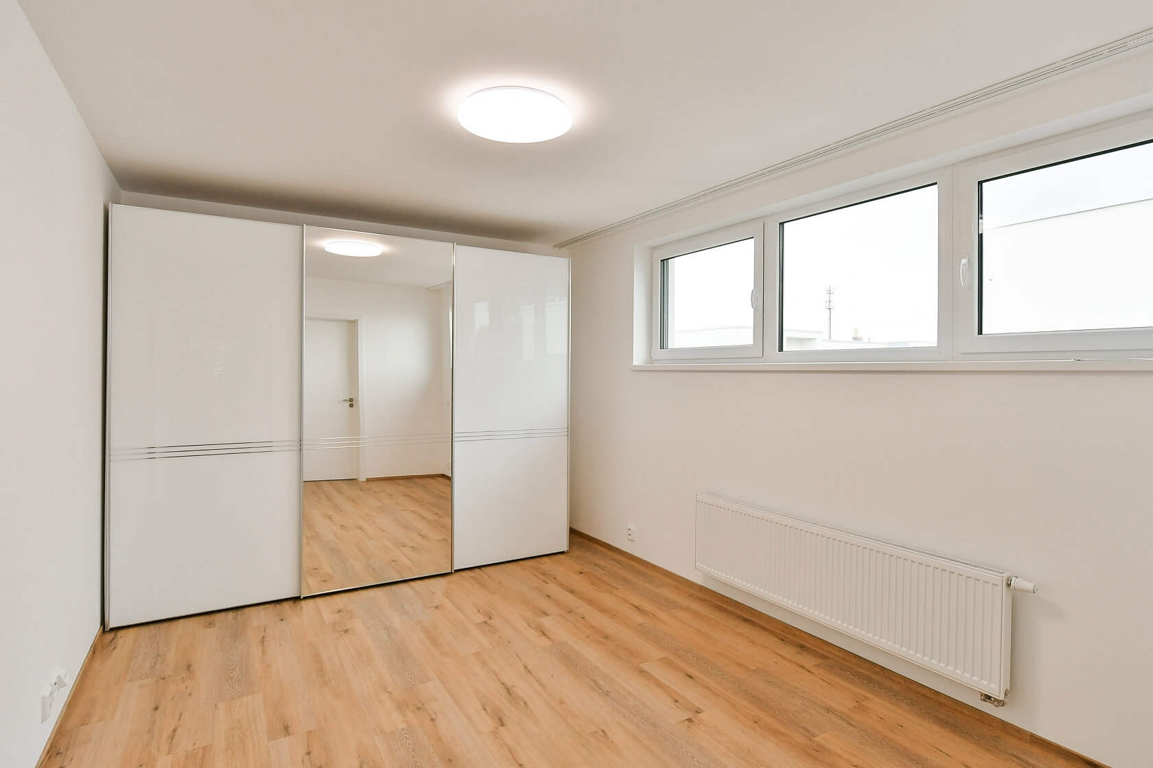 Vrbová, Vestec - Praha-západ | Pronájem, Rodinný dům 6+kk, 184 m²