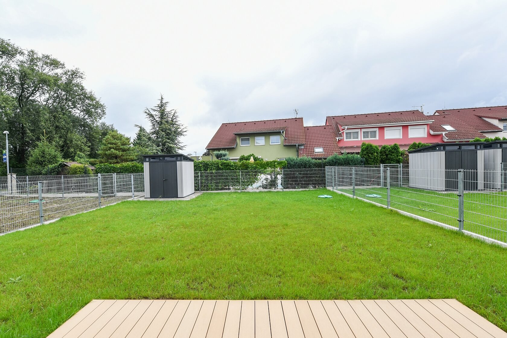 Vrbová, Vestec - Praha-západ | Pronájem, Rodinný dům 6+kk, 184 m²