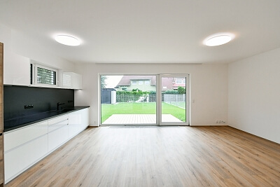 Vrbová, Vestec - Praha-západ | Pronájem, Rodinný dům 6+kk, 184 m²