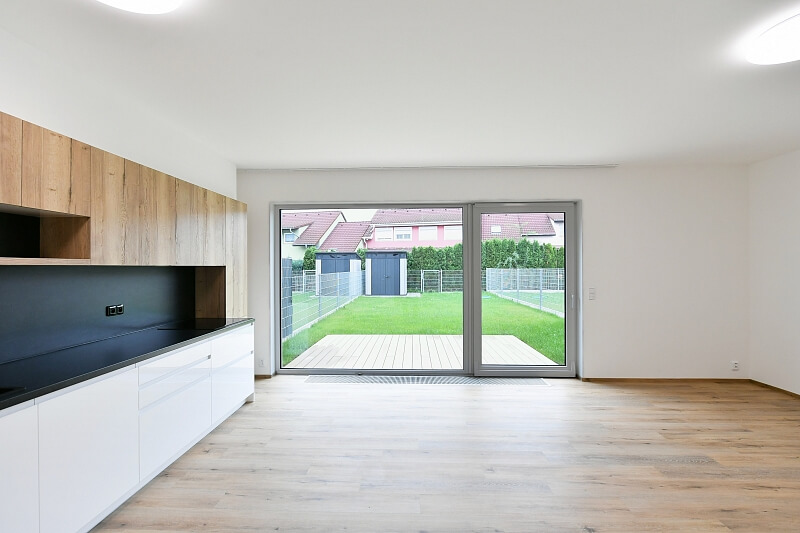 Vrbová, Vestec - Praha-západ | Pronájem, Rodinný dům 4+kk, 165 m²