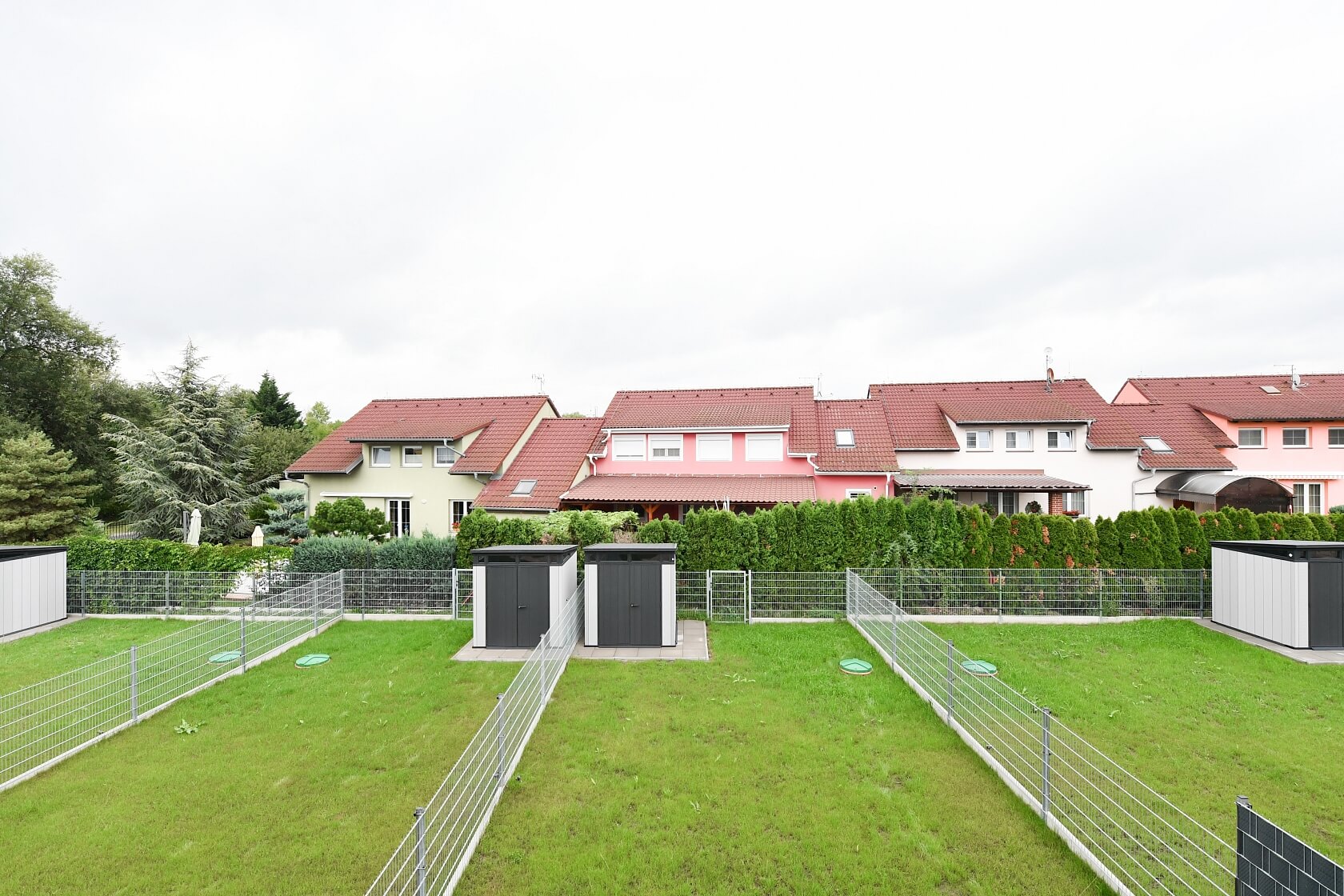 Vrbová, Vestec - Praha-západ | Pronájem, Rodinný dům 4+kk, 165 m²