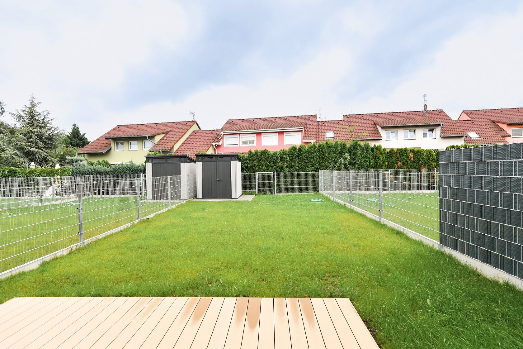 Vrbová, Vestec - Praha-západ | Pronájem, Rodinný dům 4+kk, 165 m²