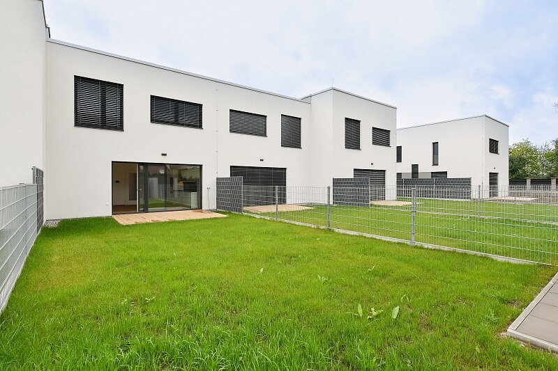 Vrbová, Vestec - Praha-západ | Pronájem, Rodinný dům 4+kk, 165 m²