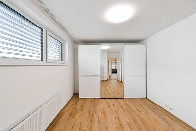 Vrbová, Vestec - Praha-západ | Pronájem, Rodinný dům 6+kk, 184 m²