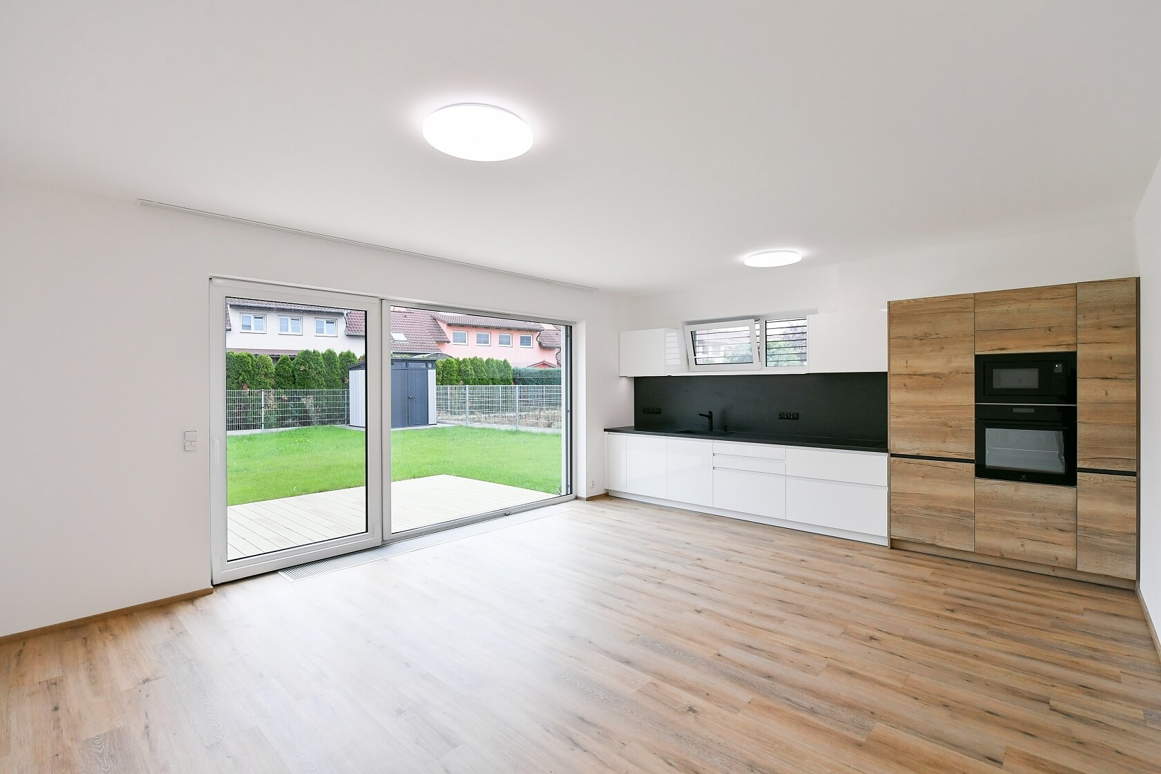 Vrbová, Vestec - Praha-západ | Pronájem, Rodinný dům 6+kk, 184 m²