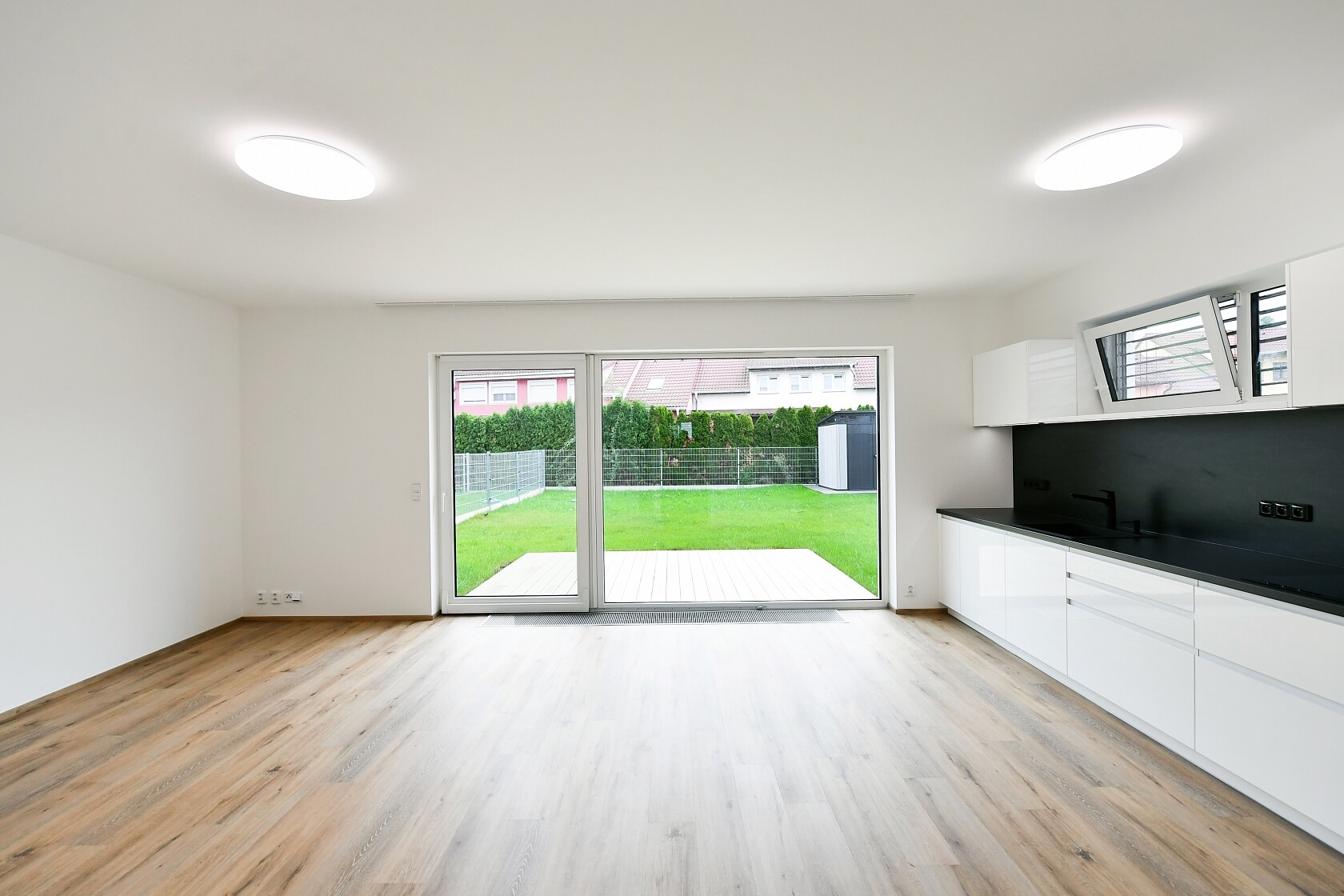 Vrbová, Vestec - Praha-západ | Pronájem, Rodinný dům 6+kk, 184 m²