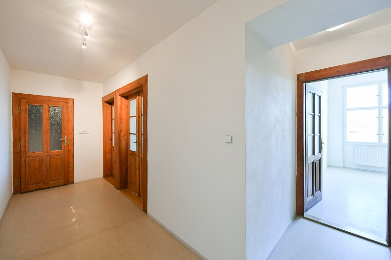 náměstí Dr. Václava Holého, Libeň - Prague 8 | Rent, Apartment One-bedroom (2+1), 70 m²