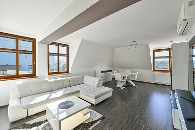 Daliborova, Hostivař - Prague 10 | Rent, Apartment Two-bedroom (3+kk), 110 m²