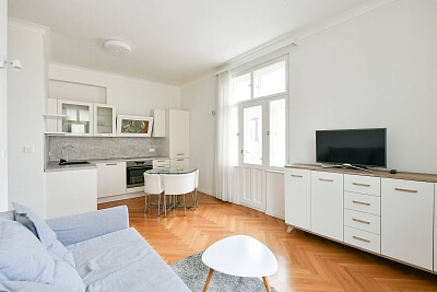 Slavíkova, Žižkov - Prague 3 | Rent, Apartment One-bedroom (2+kk), 46 m²