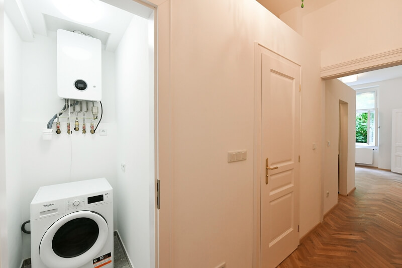 U Havlíčkových sadů, Vinohrady - Prague 2 | Rent, Apartment One-bedroom (2+kk), 48 m²