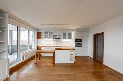 Padovská, Horní Měcholupy - Prague 10 | Rent, Apartment Three-bedroom (4+kk), 101 m²