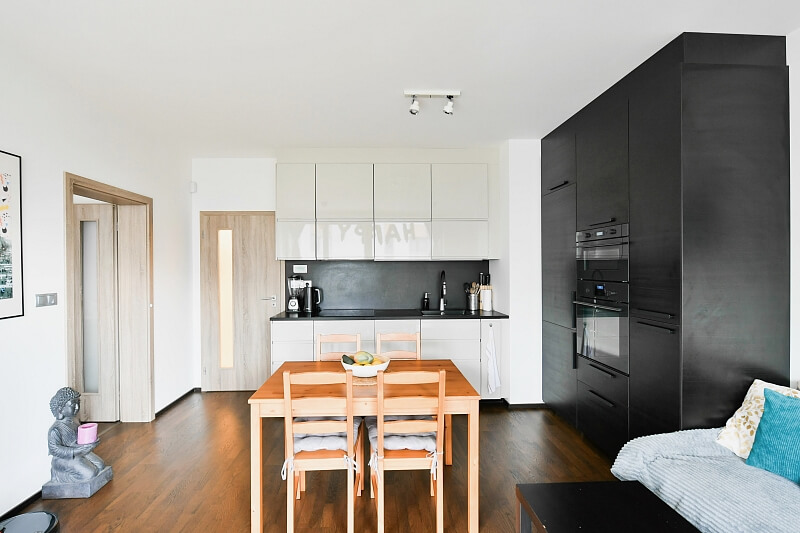 V háji, Holešovice - Prague 7 | Sale, Apartment One-bedroom (2+kk), 73 m²