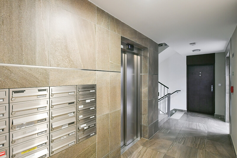 V háji, Holešovice - Prague 7 | Sale, Apartment One-bedroom (2+kk), 73 m²