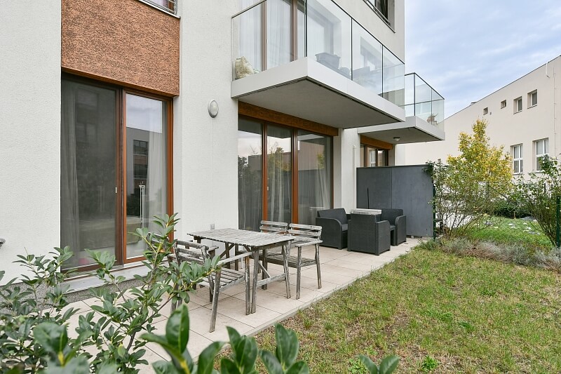 V háji, Holešovice - Prague 7 | Sale, Apartment One-bedroom (2+kk), 73 m²