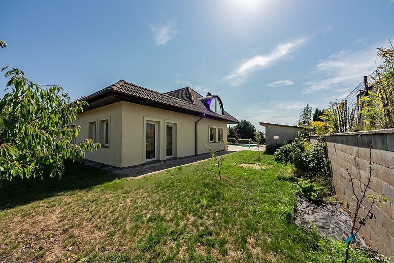 Osmidomí, Sulice - Praha-východ | Pronájem, Rodinný dům 6+1, 269 m²