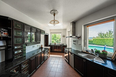 Osmidomí, Sulice - Praha-východ | Pronájem, Rodinný dům 6+1, 269 m²