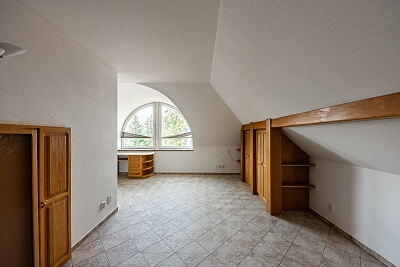 Osmidomí, Sulice - Praha-východ | Pronájem, Rodinný dům 6+1, 269 m²