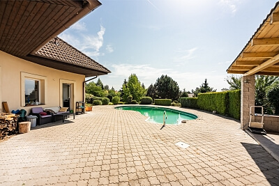 Osmidomí, Sulice - Praha-východ | Pronájem, Rodinný dům 6+1, 269 m²