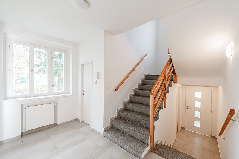 K Fialce, Stodůlky - Praha 5 | Pronájem, Rodinný dům 5+kk, 244 m²