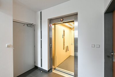 U Zátiší, Hodkovičky - Prague 4 | Sale, Apartment Studio (1+kk), 40 m²