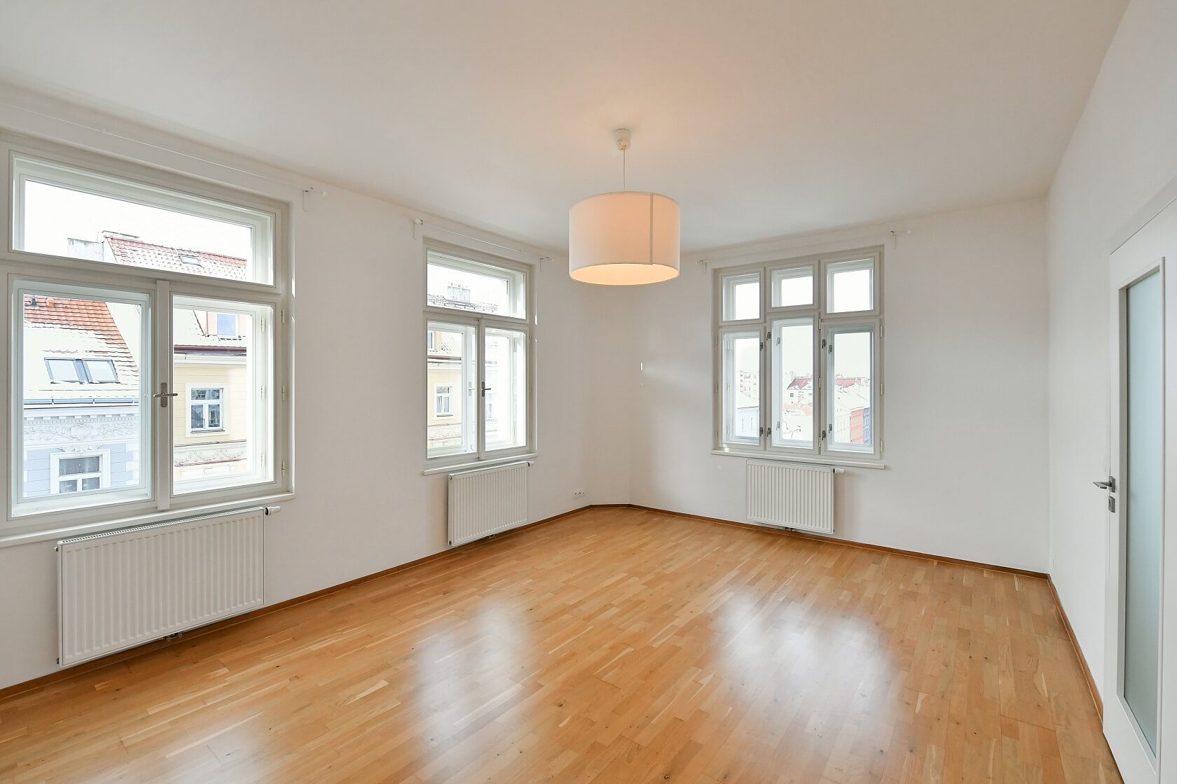 Žižkovo náměstí, Žižkov - Prague 3 | Rent, Apartment One-bedroom (2+kk), 61 m²