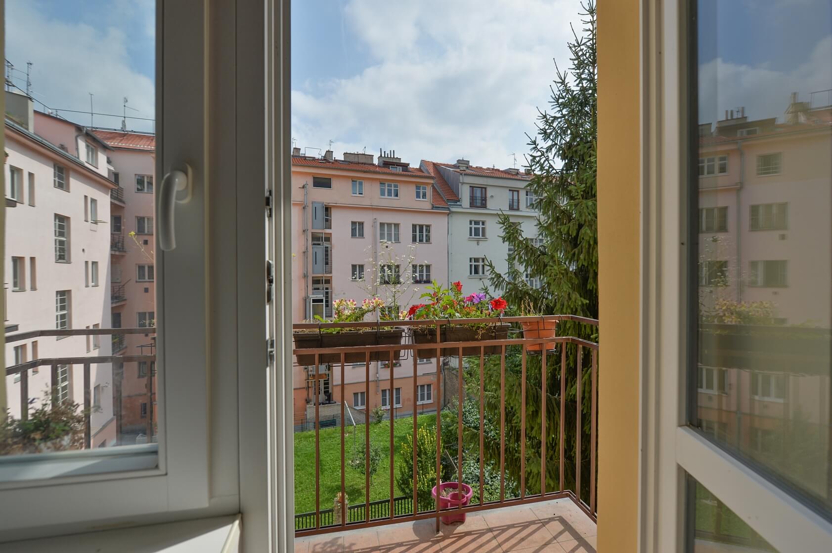 Jugoslávských partyzánů, Bubeneč - Prague 6 | Rent, Apartment One-bedroom (2+kk), 61 m²