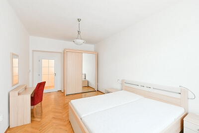 Jugoslávských partyzánů, Bubeneč - Prague 6 | Rent, Apartment One-bedroom (2+kk), 61 m²