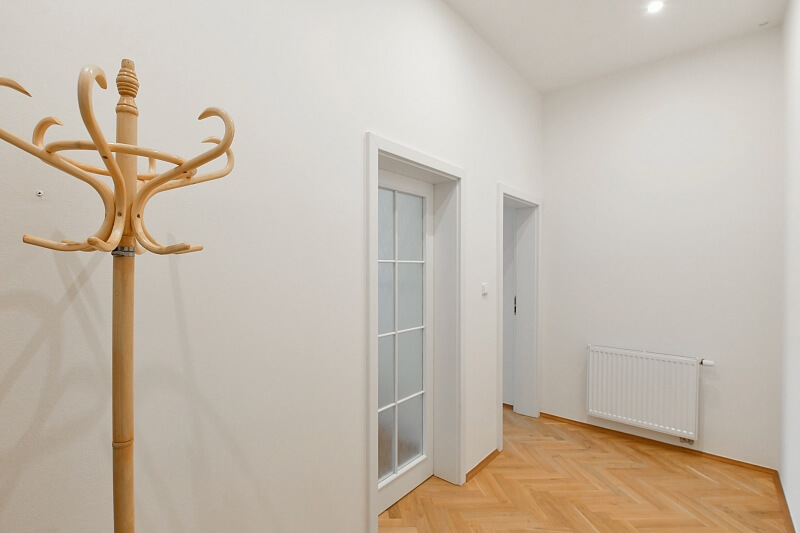 Jugoslávských partyzánů, Bubeneč - Prague 6 | Rent, Apartment One-bedroom (2+kk), 61 m²